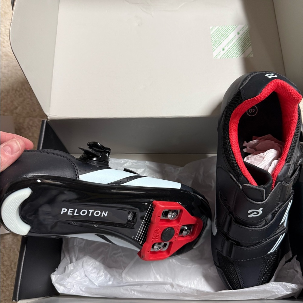 Peloton Cycling Shoes in Box! Size 40/9